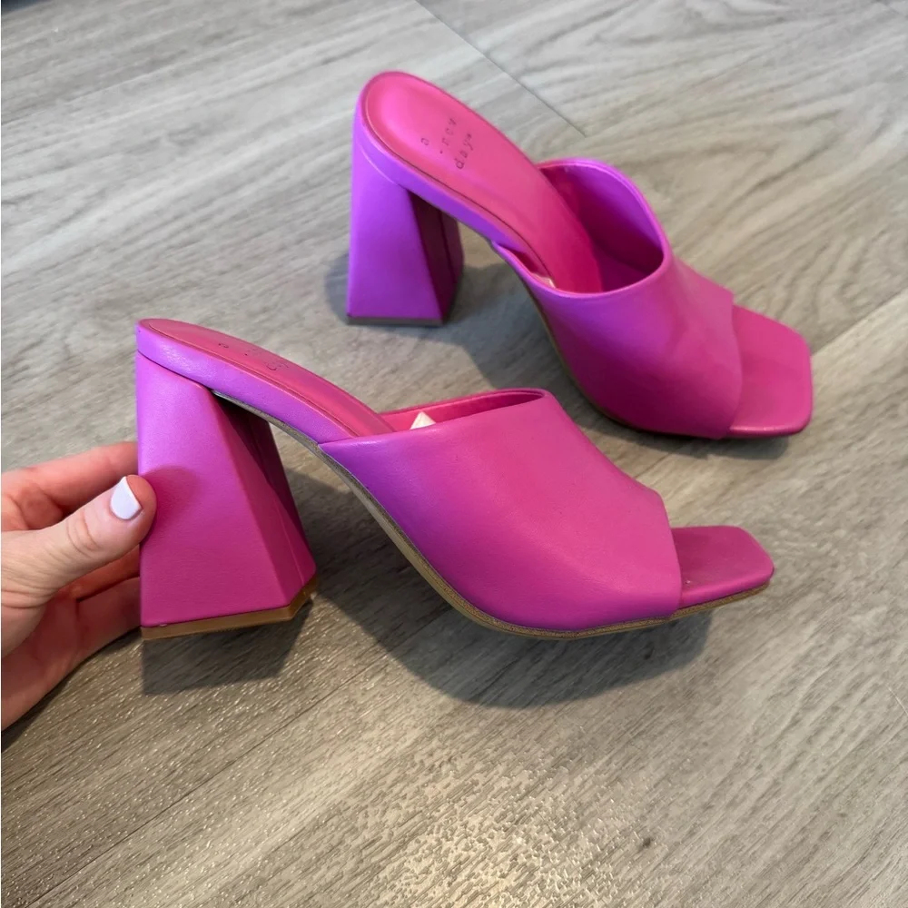 Hot Pink Block Heels - Picture 1 of 3